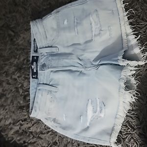 🩳Woman Size 0 Distressed Shorts🩳